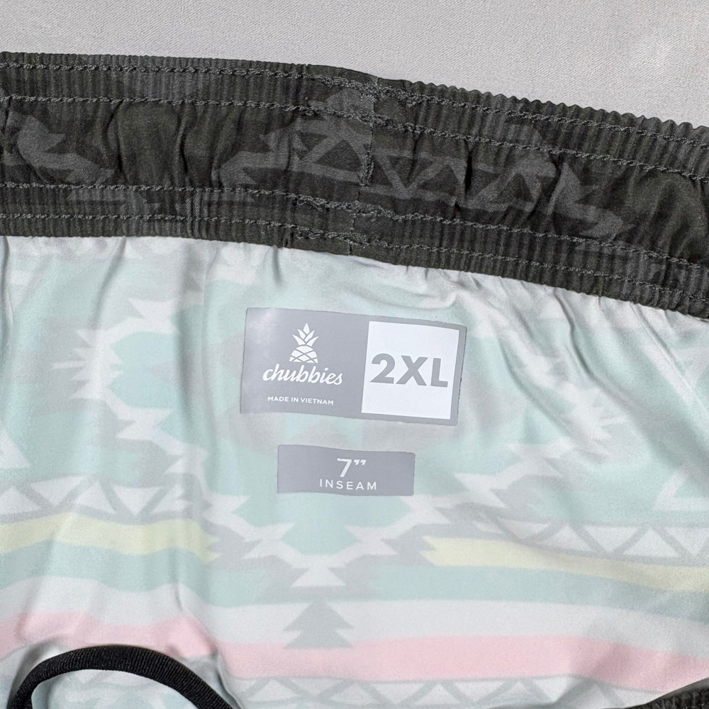 Chubbies 2XL 7" Inseam Swim Trunks Hybrid Shorts Olive Aztec Geometric NWT - Picture 2 of 5